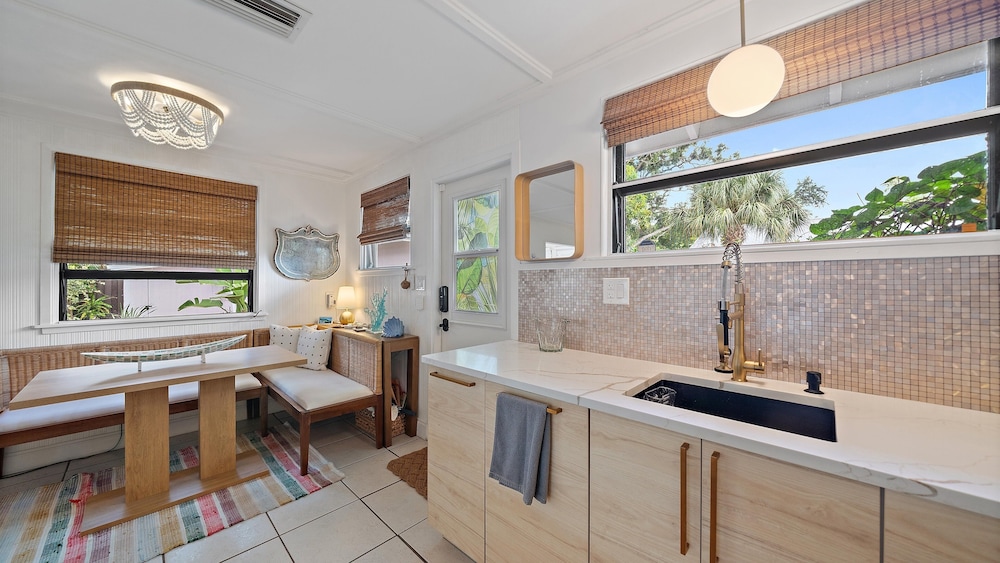 Hidden Oasis A 1 Bedroom Bungalow