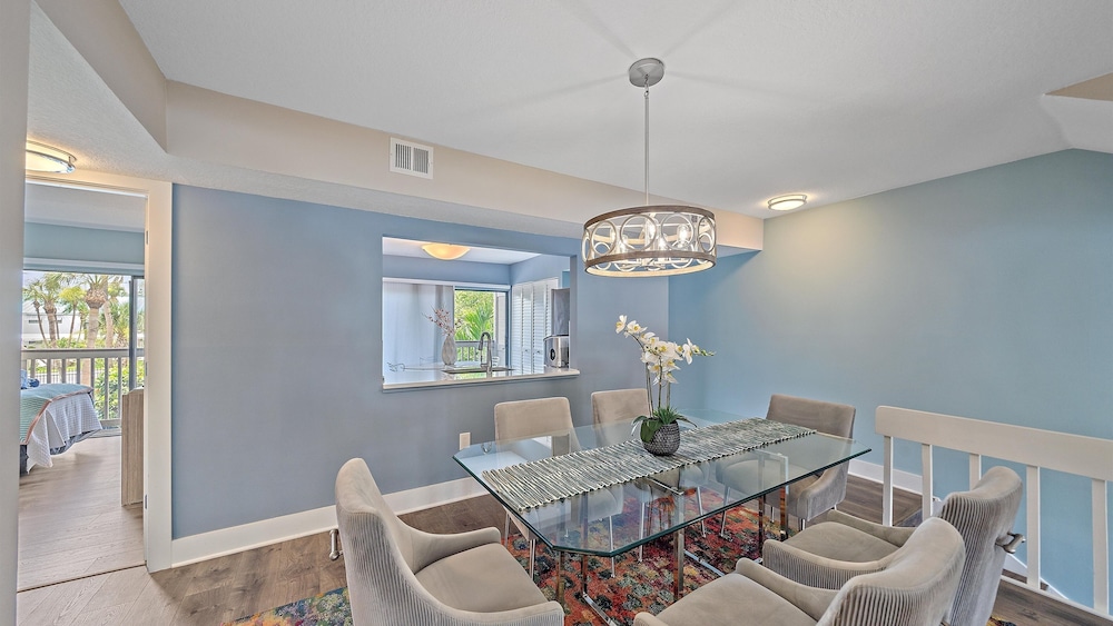 Siesta Beach Retreat 2 Bedroom Townhouse