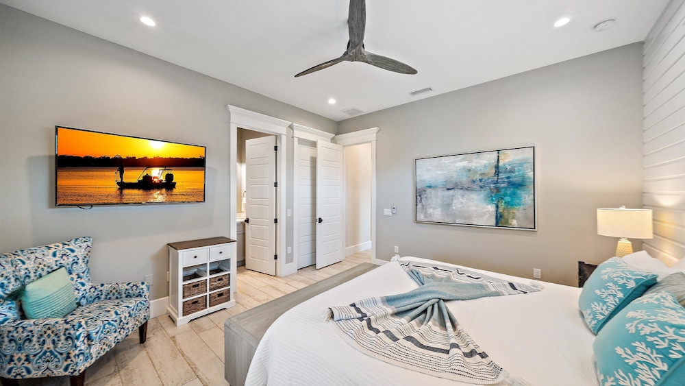 Dream Island 8 Bedroom Home