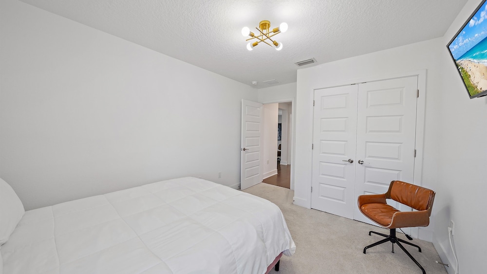 Urban Minimalist Escape 4 Bedroom Home