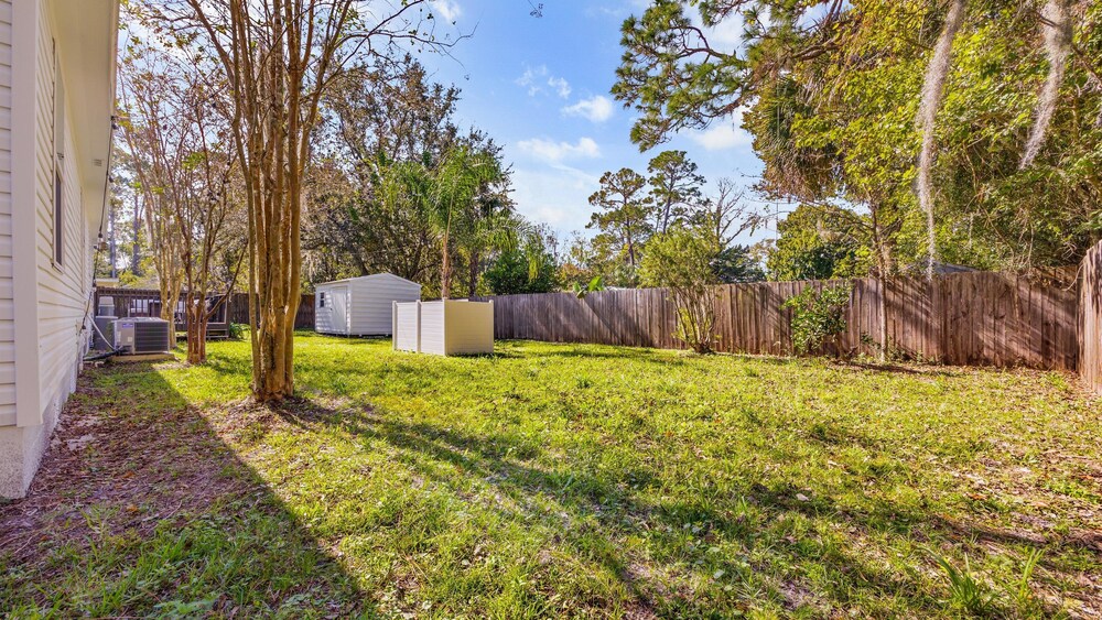 The Oak Hideaway Pet Friendly 3bd! view 2