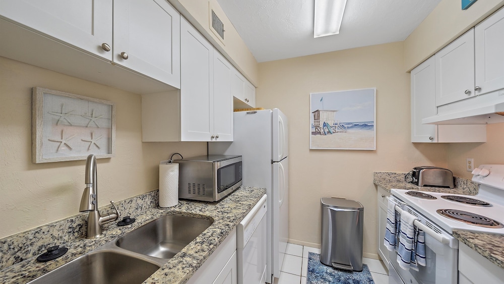 White Sands On Siesta 1 Bedroom Condo