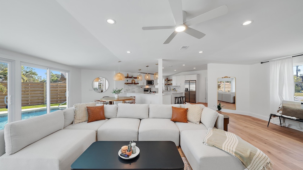 Coastal Cottage 2 Bedroom Home