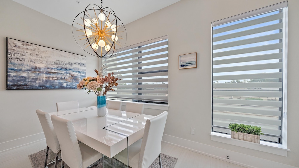 Coastal Moderne 2 Bedroom Townhouse