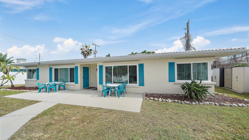 Siesta Treasure 4 Bedroom Home