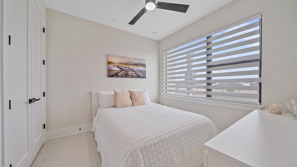 Coastal Moderne 2 Bedroom Townhouse