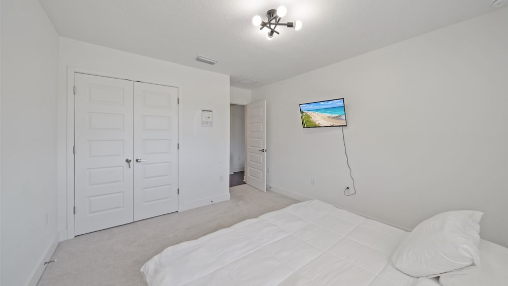 Urban Minimalist Escape 4 Bedroom Home
