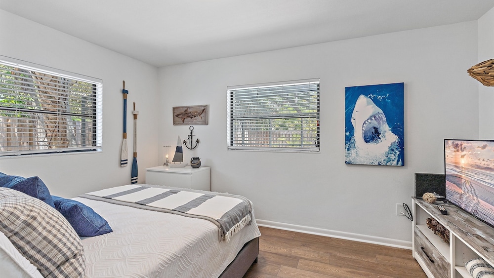 Siesta Key Sanctuary 3 Bedroom Home by RedAwning view 4