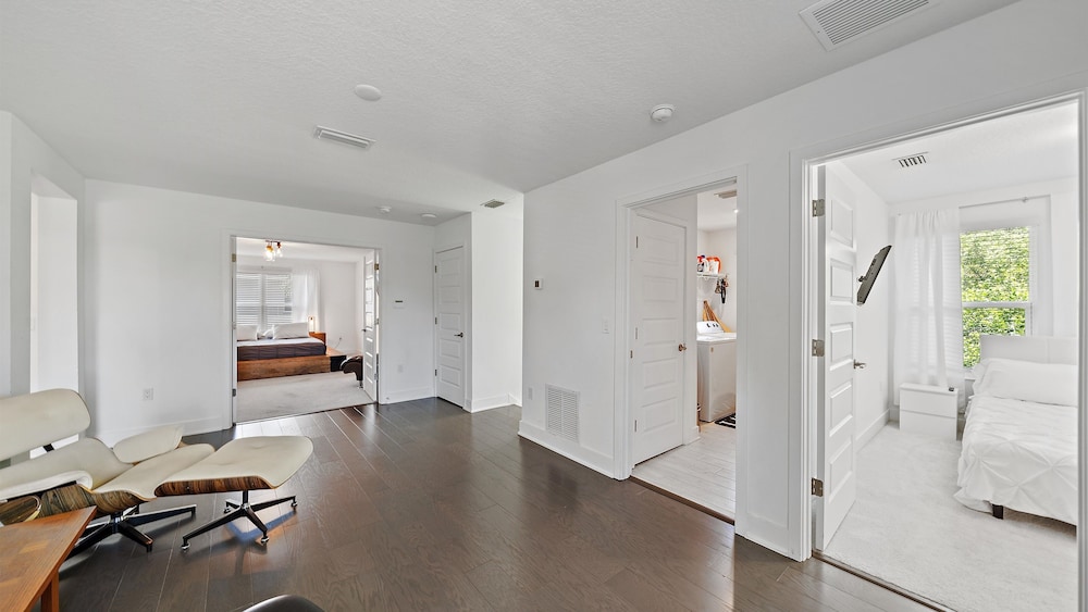 Urban Minimalist Escape 4 Bedroom Home