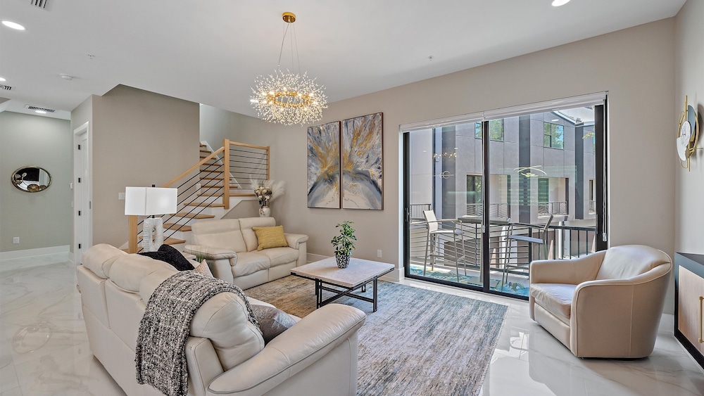 Uptown Oasis 3 Bedroom Townhouse
