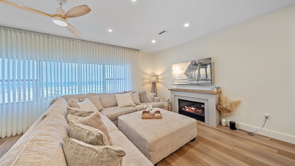 The Beach House 2 Bedroom Condo