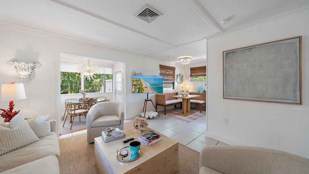Hidden Oasis A 1 Bedroom Bungalow