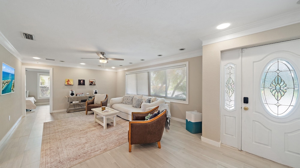 Gulf Tide Getaway 2 Bedroom Home