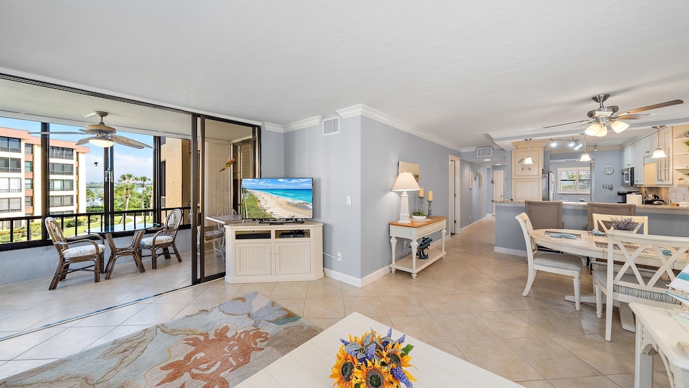'bout Time 2 Bedroom Condo