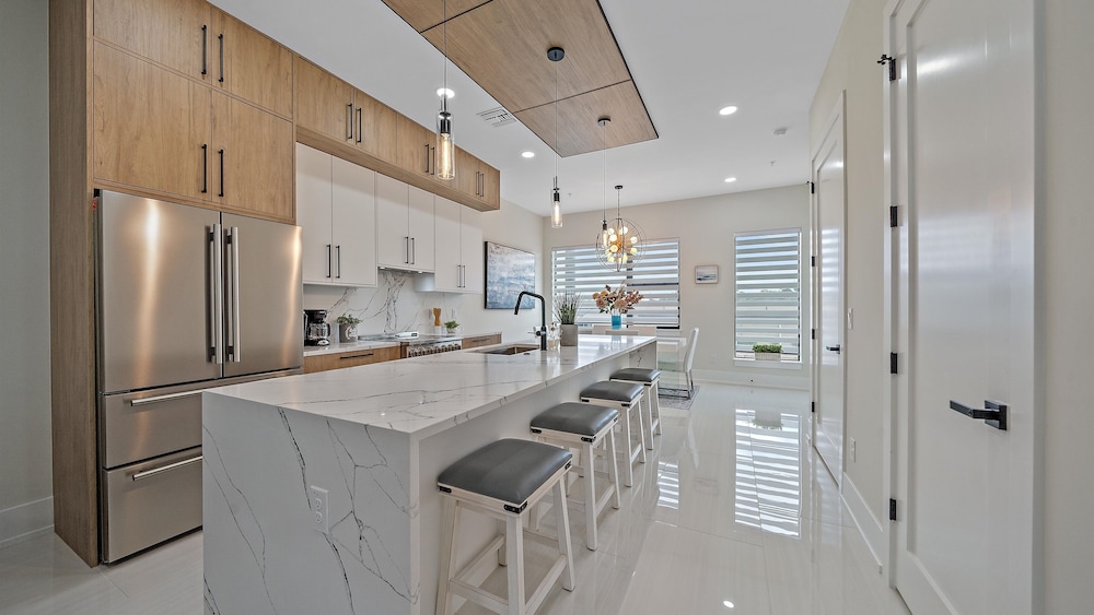Coastal Moderne 2 Bedroom Townhouse