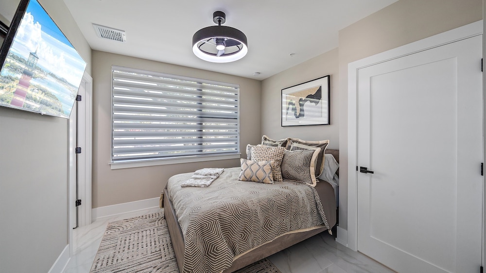 Uptown Oasis 3 Bedroom Townhouse
