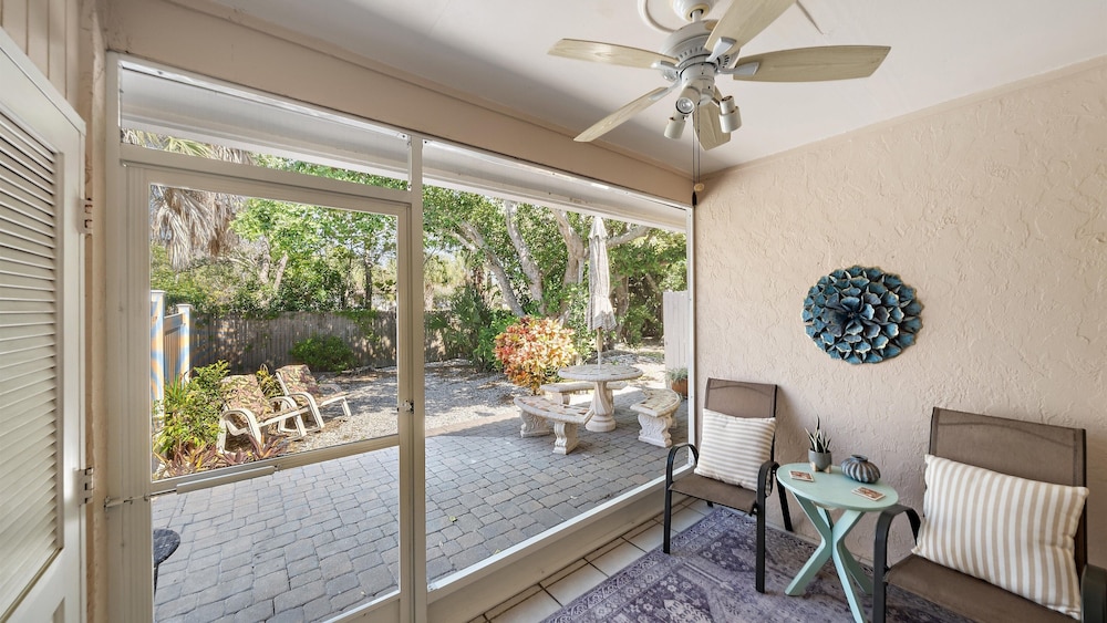 Sunset Sanctuary 2 Bedroom Condo by RedAwning