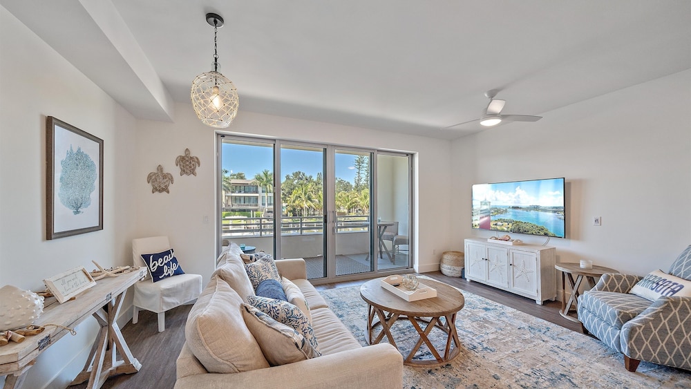 Sunsets At The Strand 1 Bedroom Condo