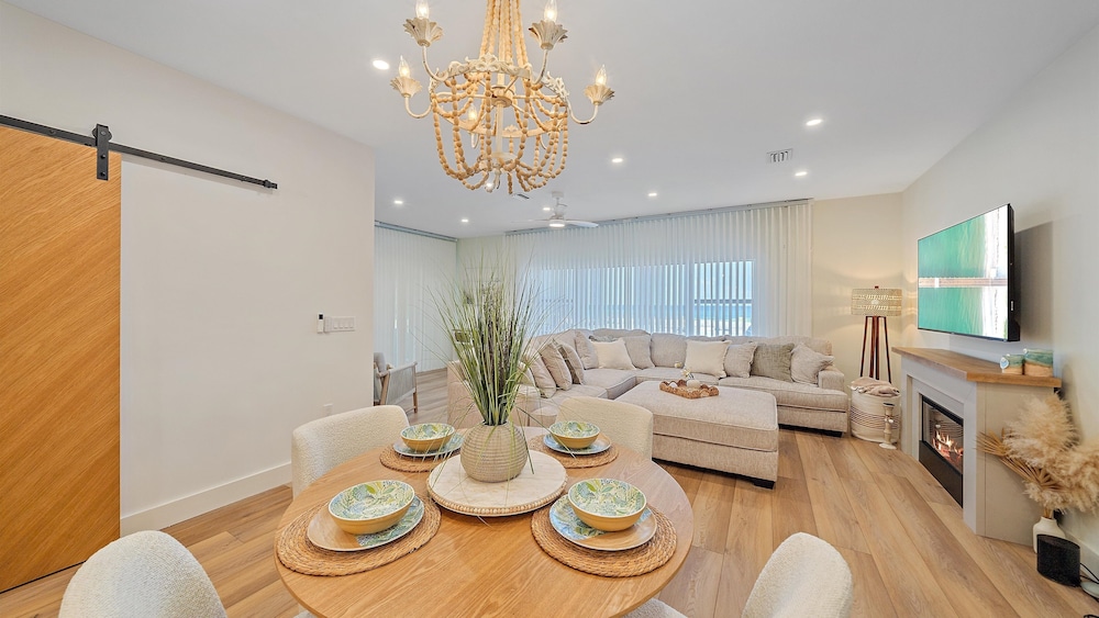 The Beach House 2 Bedroom Condo