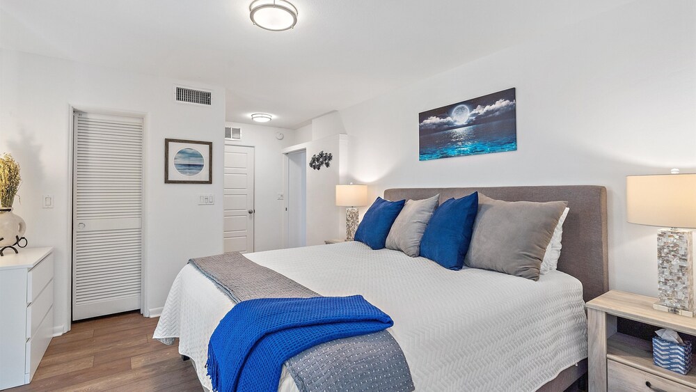 Siesta Key Sanctuary 3 Bedroom Home by RedAwning view 5