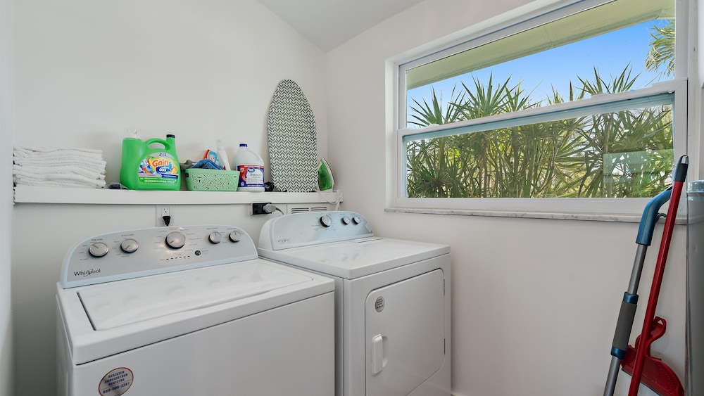 Coastal Cottage 2 Bedroom Home