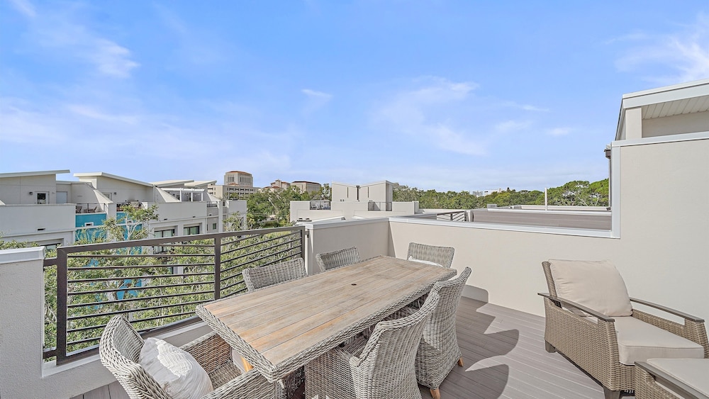 Coastal Moderne 2 Bedroom Townhouse