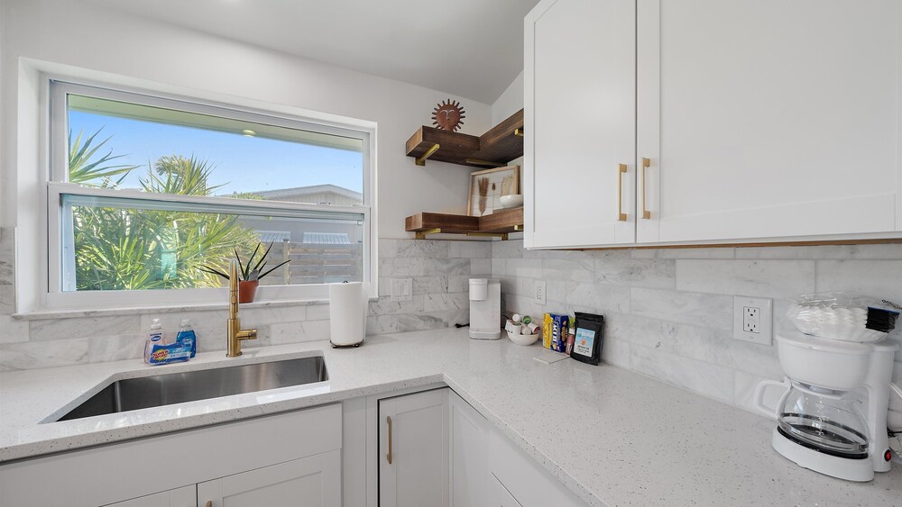 Coastal Cottage 2 Bedroom Home