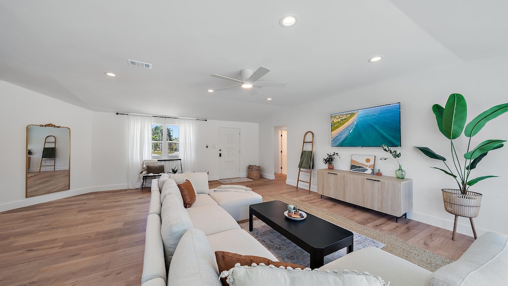 Coastal Cottage 2 Bedroom Home
