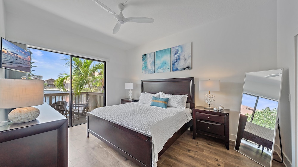 Siesta Beach Retreat 2 Bedroom Townhouse