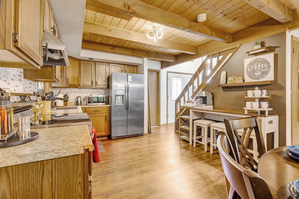 Grill & Games: Family Home in East Stroudsburg!