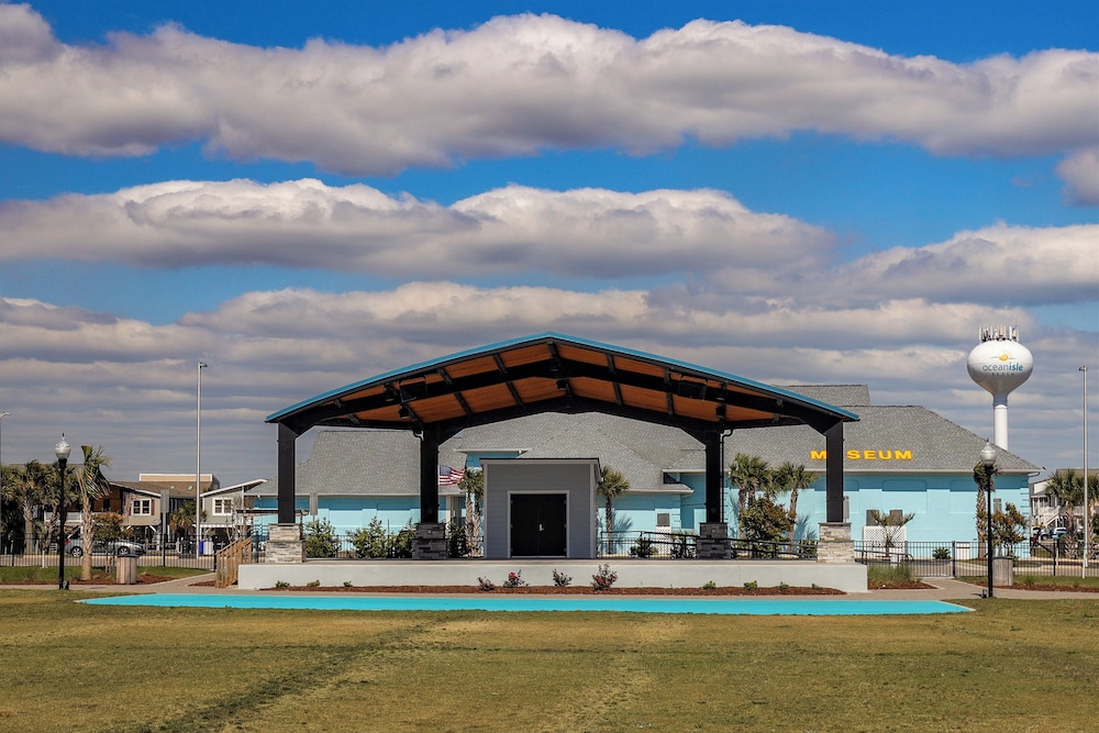 Unique A-frame Beach House: 'the Beacon at Oib'