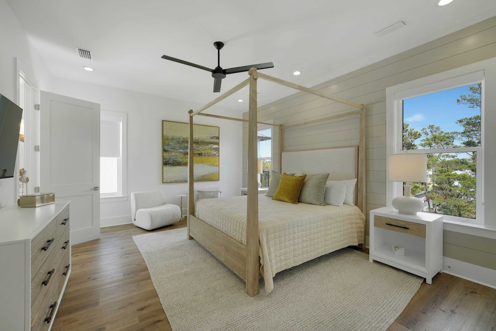 Sleeps 39 2 Luxe Homes w/ Free Golf Cart, Private Pool+spa 3 Blocks to Beach