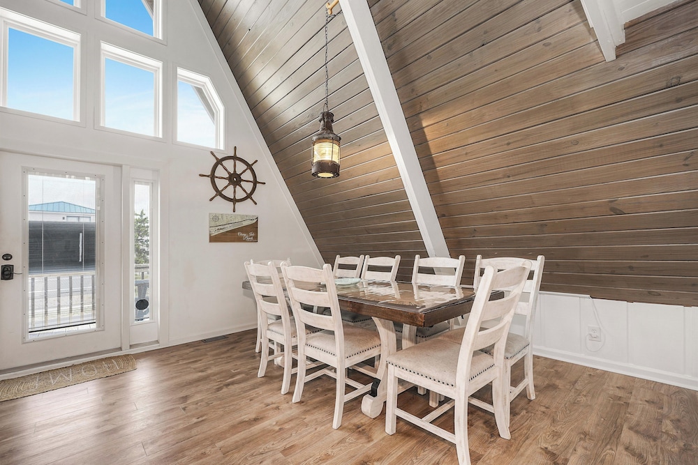 Unique A-frame Beach House: 'the Beacon at Oib'