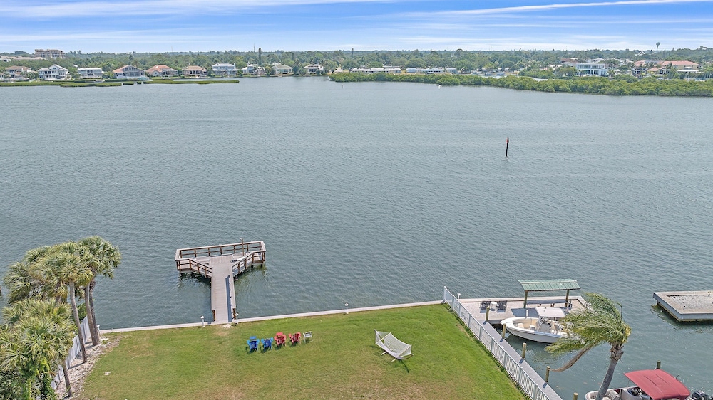 Siesta Sea Gem 2 Bedroom Condo by RedAwning view 5
