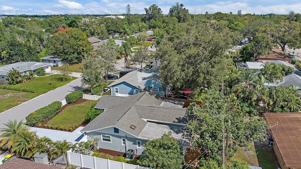 Kadima Kottage 2 Bedroom Home by RedAwning view 5