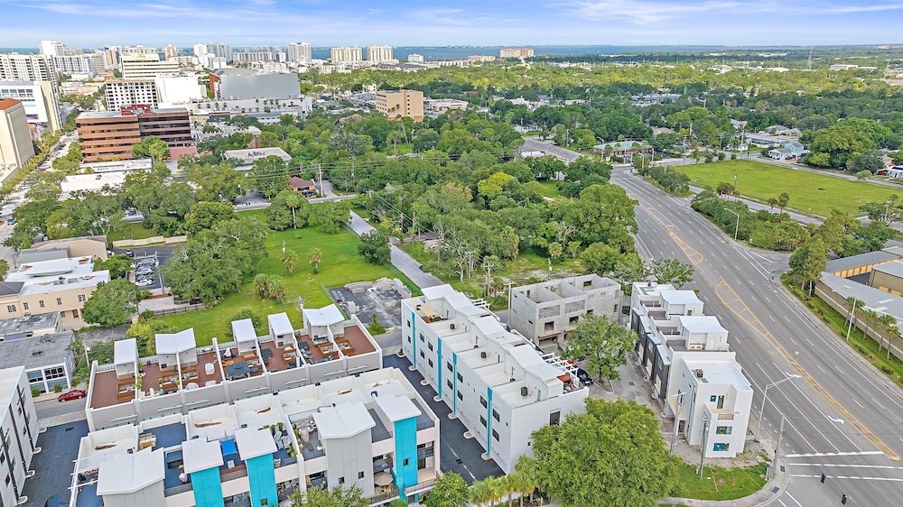 Coastal Moderne 2 Bedroom Townhouse
