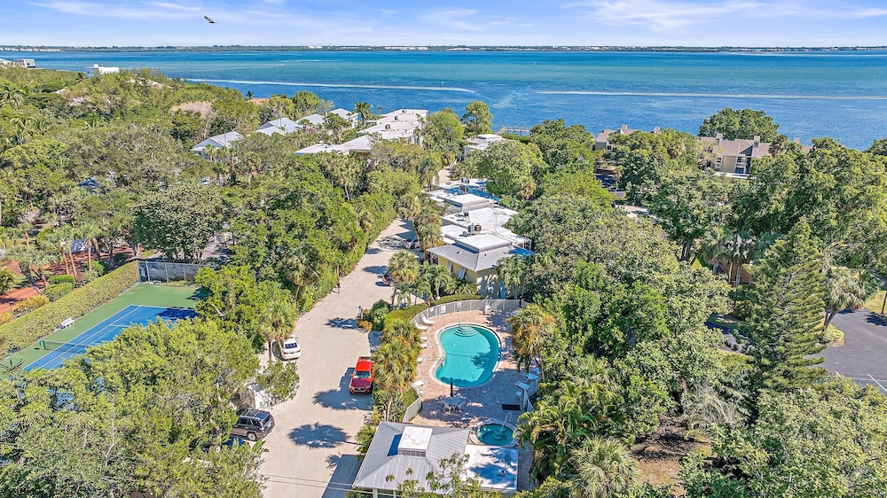 Beach Haven 2 Bedroom Condo