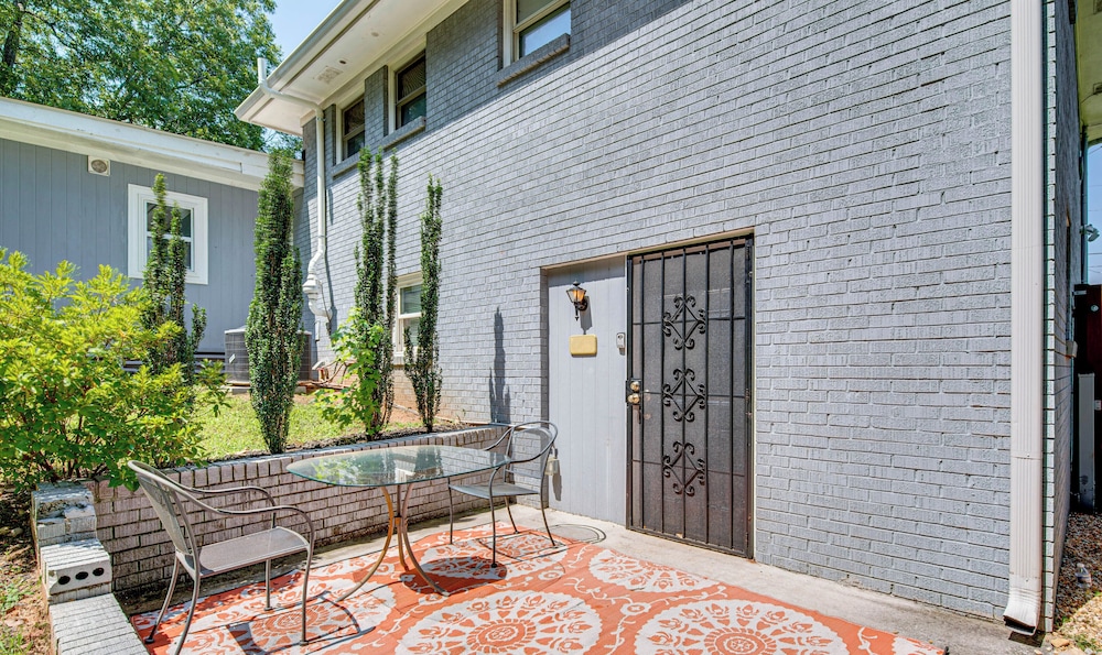 1 Mi to Train: ATL Area Apt w/ Patio & Shared Yard
