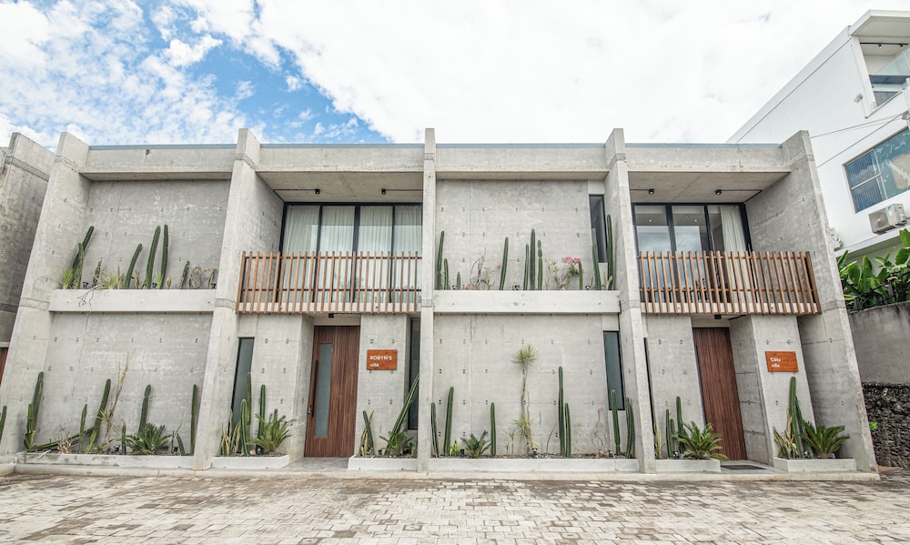 C La Villa Modern 4br Villa Canggu Beach 5mins