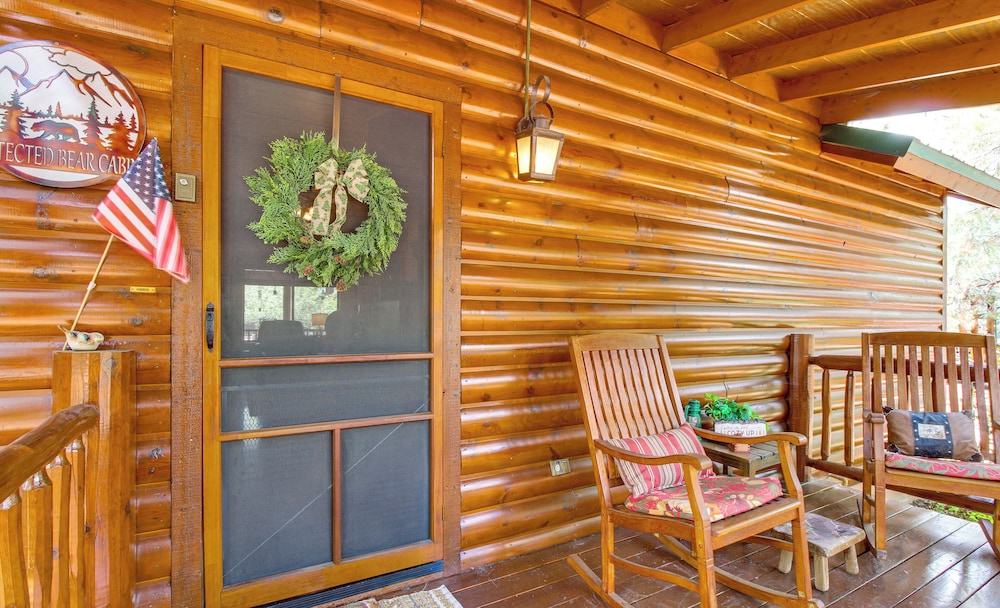 Near Hiking Trails: Heber-overgaard Haven w/ Deck!