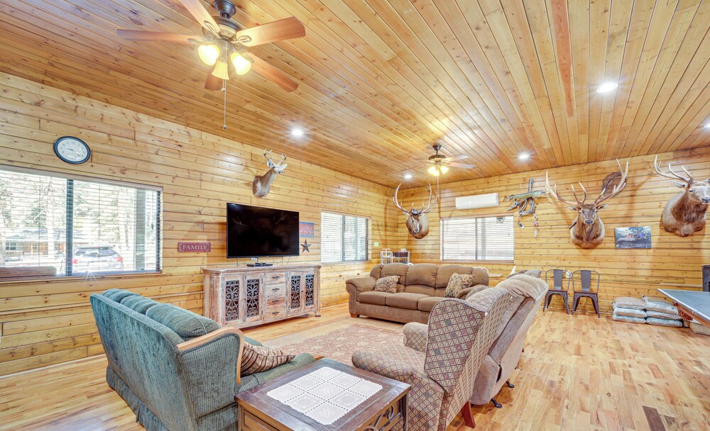 Game Nights in Pine's Winter Woods: Cozy Cabin