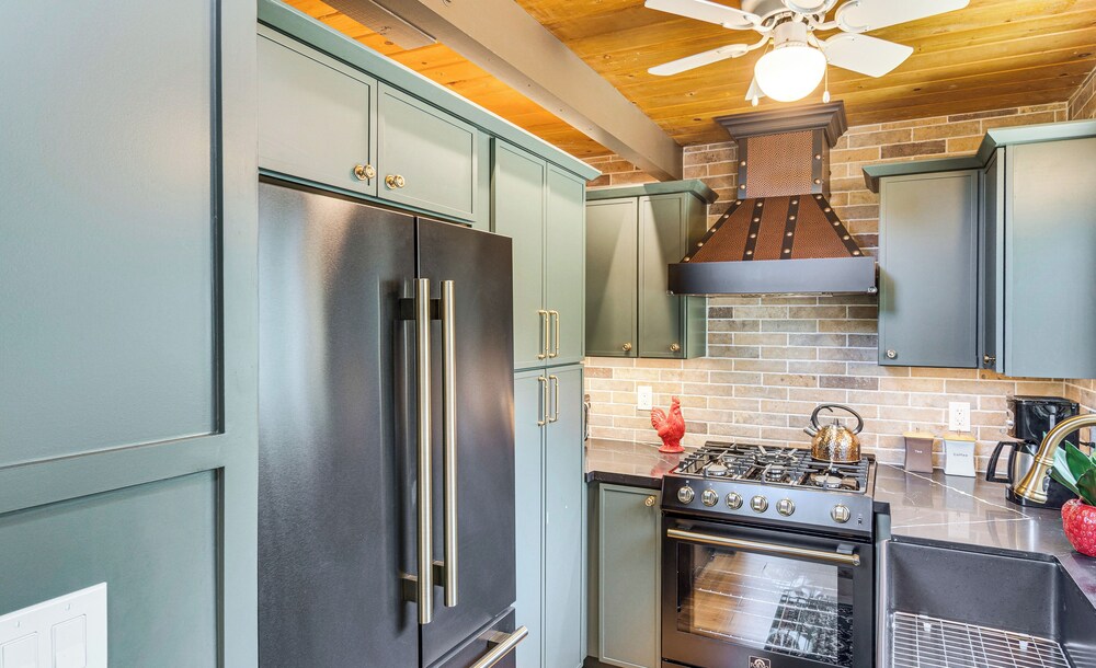 The Storybook Cottage: Every Stay Tells a Story!