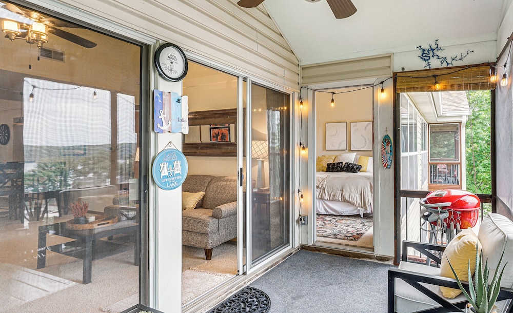 Pet-friendly Condo w/ Pool Access in Osage Beach