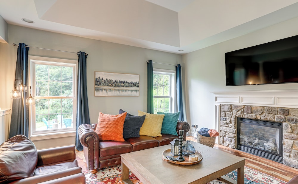 Game Room & Hot Tub: Big Fun in Ellicottville