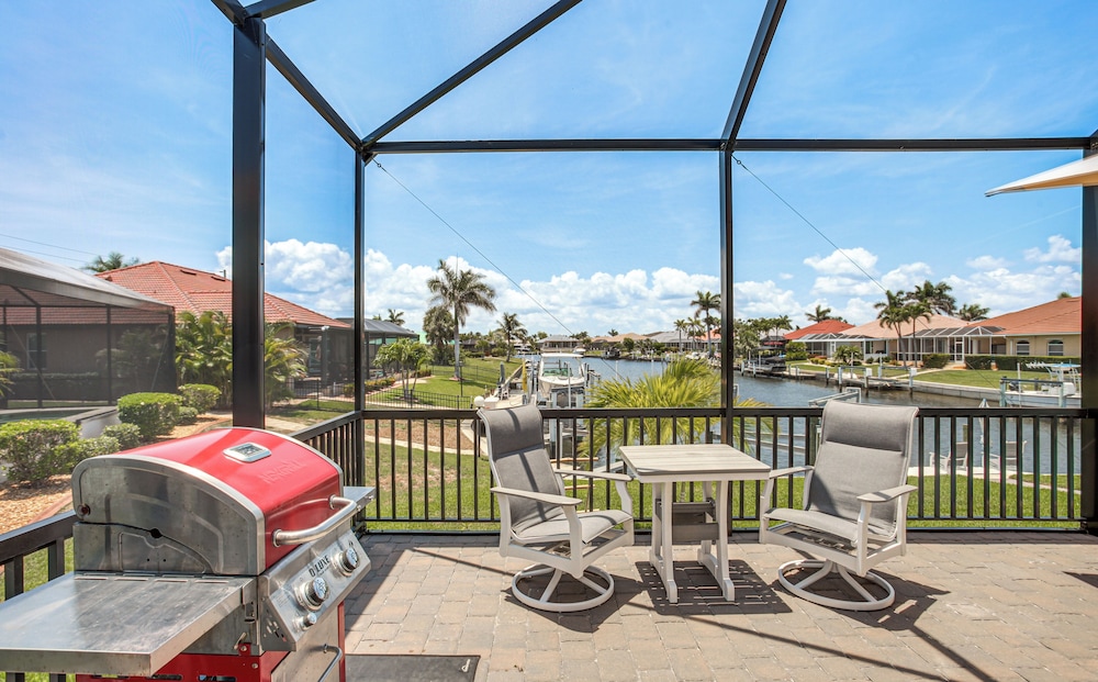 Sunset Views, Dock: Canalfront Home in Punta Gorda