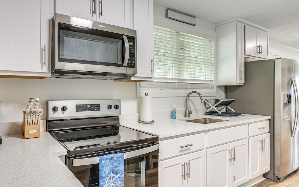 Walk to Ocean: Unit w/ Deck in Fernandina Beach!