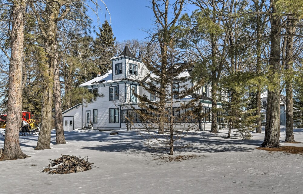 Historic Backus Home, Steps to Pine Mountain Lake! view 4