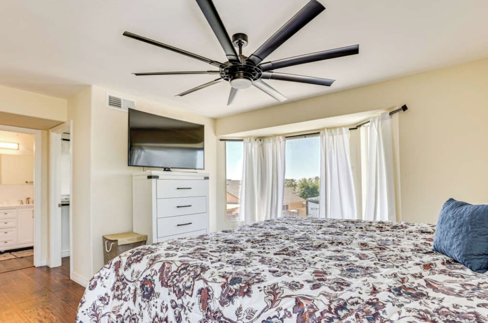 4BR Home w/ Private Pool, Patio & Grill