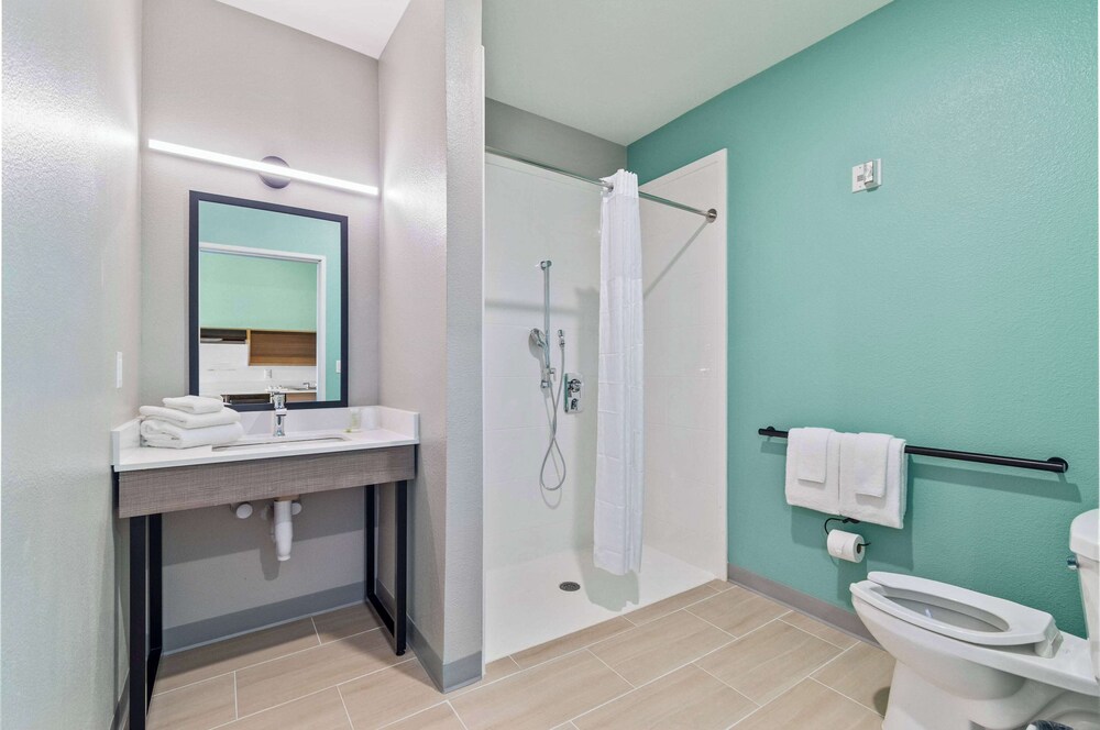 ECHO Suites Extended Stay by Wyndham Houston Katy West