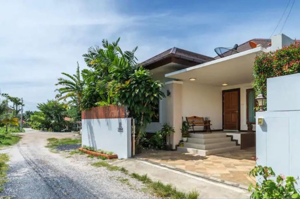 Aonang Serene 3 Bedrooms Private Pool Villas with Backyard view 5